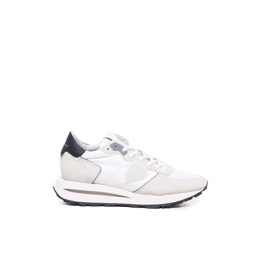 Baskets Blanches avec Logo Contrastant