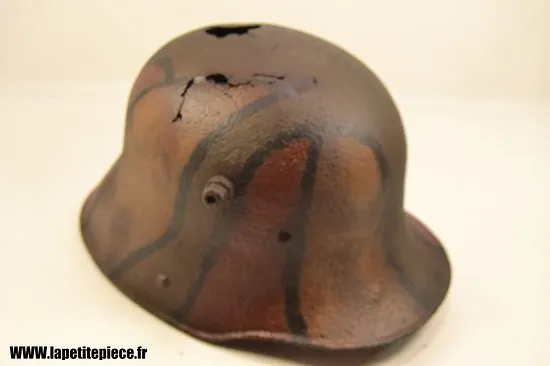 Coque de casque allemand première guerre mondiale camouflé 3 tons. ww1