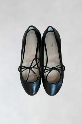 Les Santiago - Les Ballerines Tellement Désirables avec leur Petit Noeud
