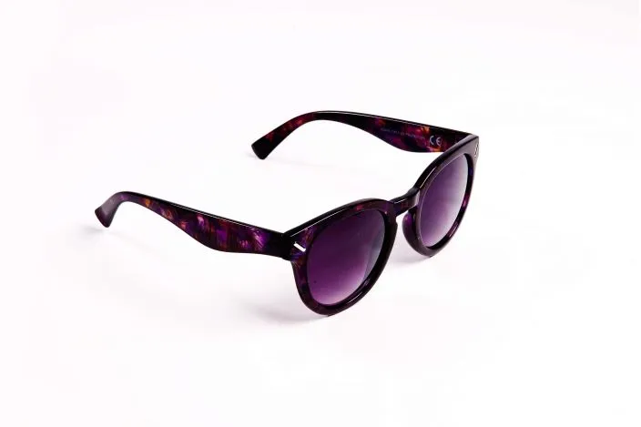 Lunettes de soleil monture tons violets