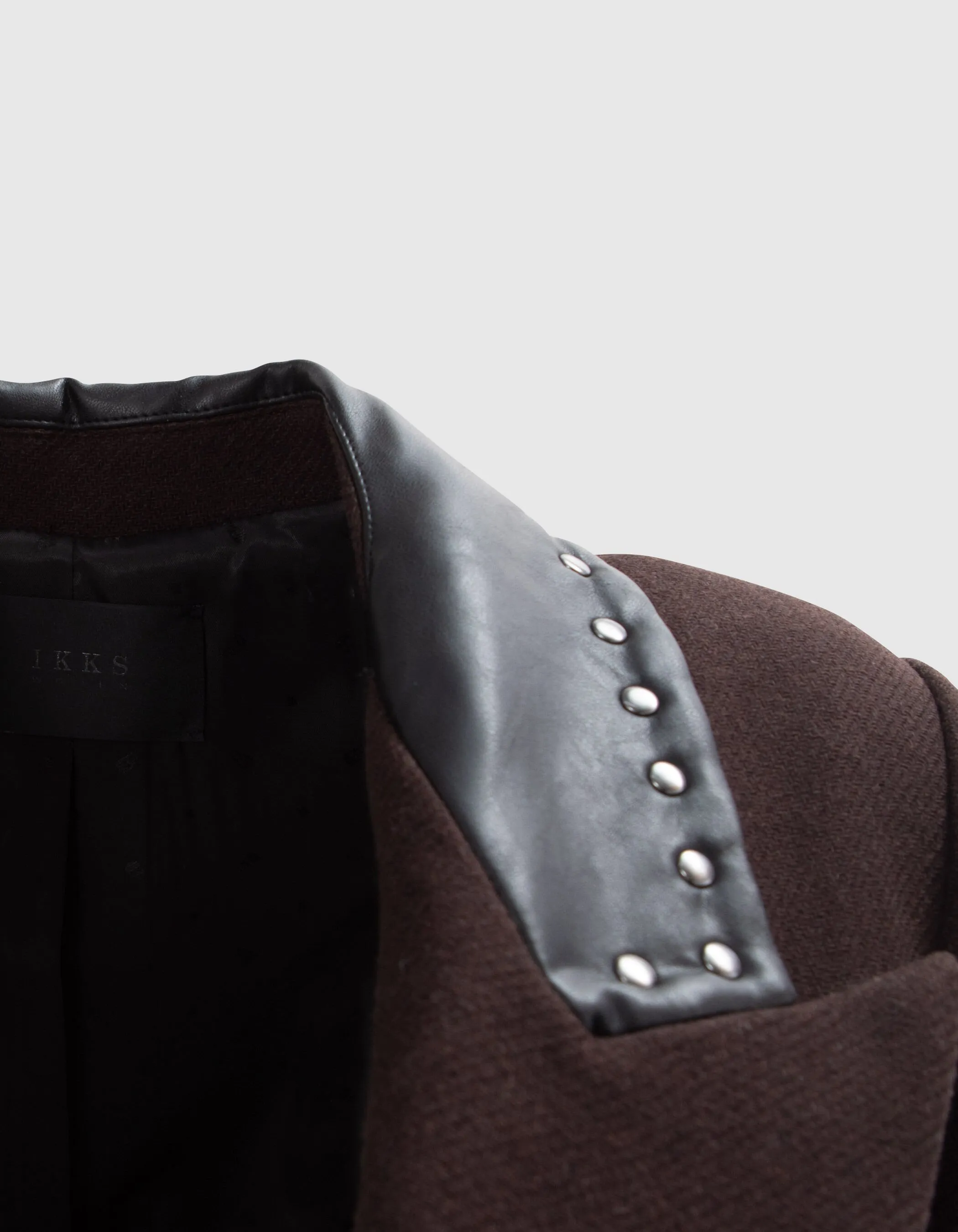 Manteau long chocolat avec col rock clouté Femme